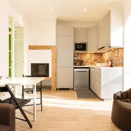 Appartement In Lisbon's Lively Centre Lisboa